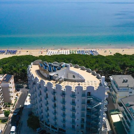 Hotel Lido Alba Adriatica Bagian luar foto