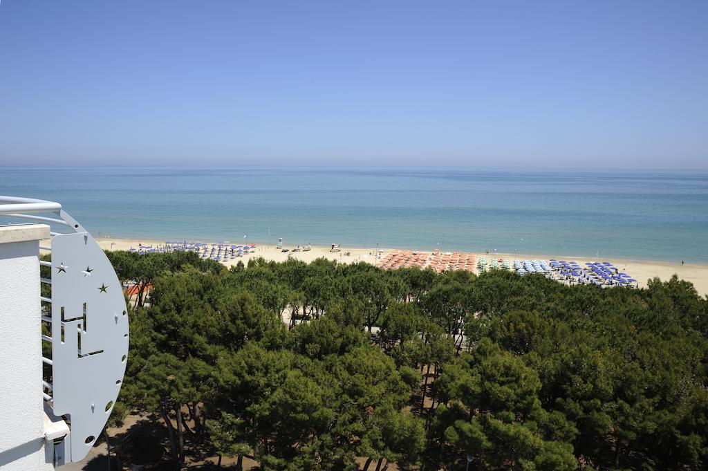 Hotel Lido Alba Adriatica Bagian luar foto