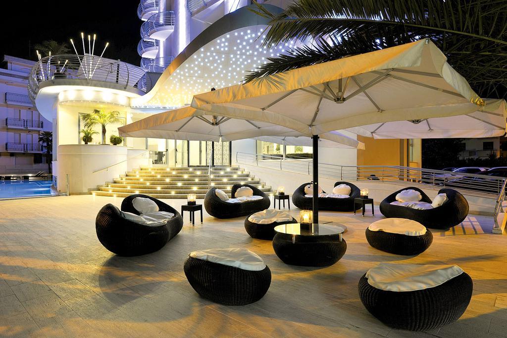 Hotel Lido Alba Adriatica Bagian luar foto