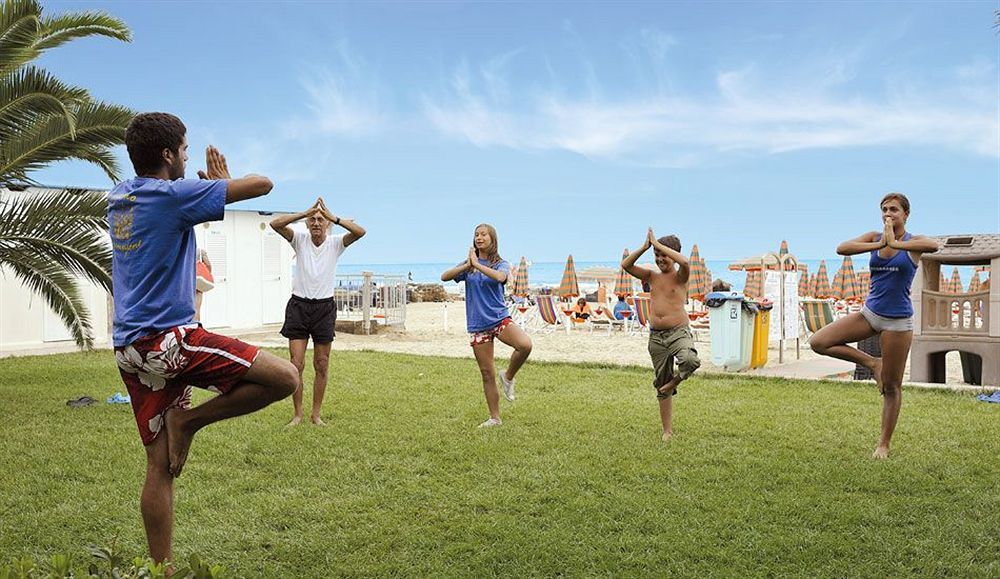 Hotel Lido Alba Adriatica Bagian luar foto